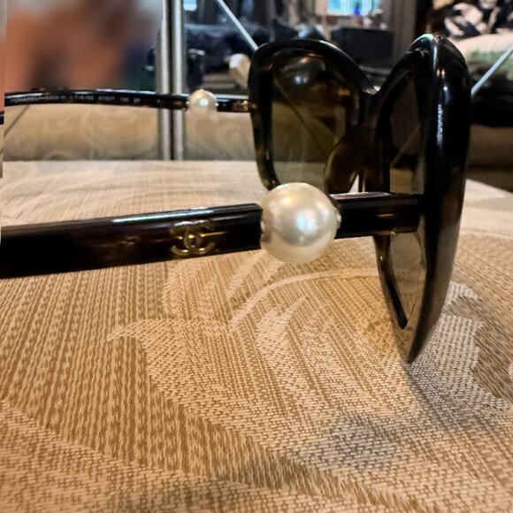 Vintage CHANEL Pearl Accent 5303-H Sunglasses - Picture 12 of 13